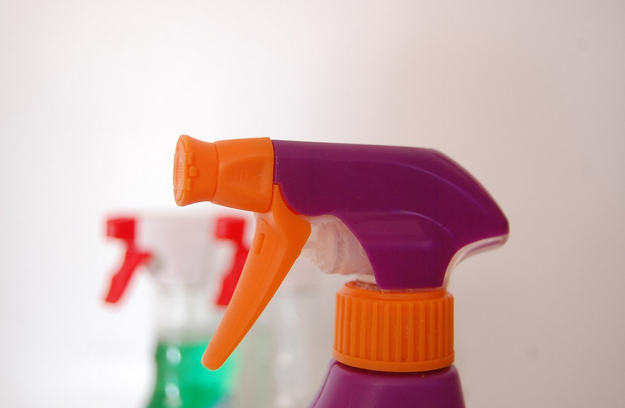 Mistakes You’re Making When Cleaning With Pine Sol